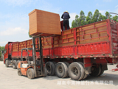 車廂底板裝車圖